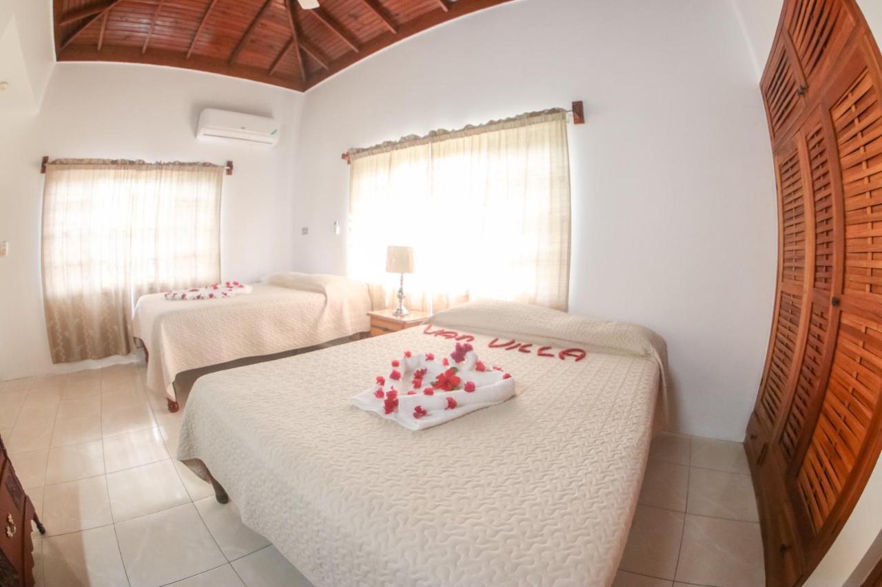Van Villa Guesthouse Negril Zewnętrze zdjęcie