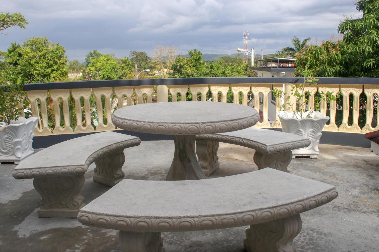 Van Villa Guesthouse Negril Zewnętrze zdjęcie
