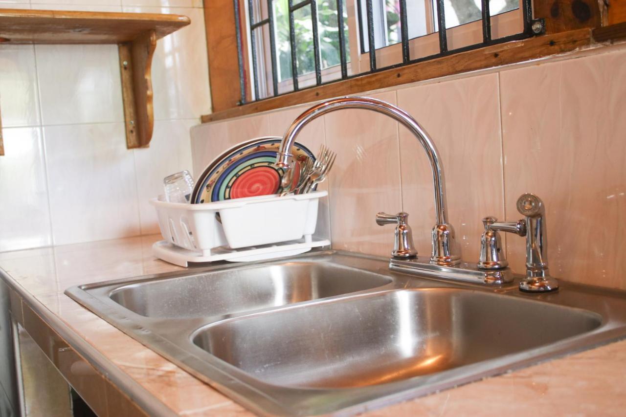 Van Villa Guesthouse Negril Zewnętrze zdjęcie