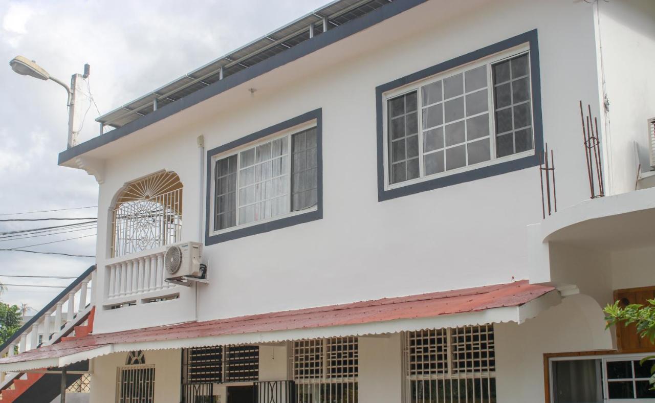 Van Villa Guesthouse Negril Zewnętrze zdjęcie