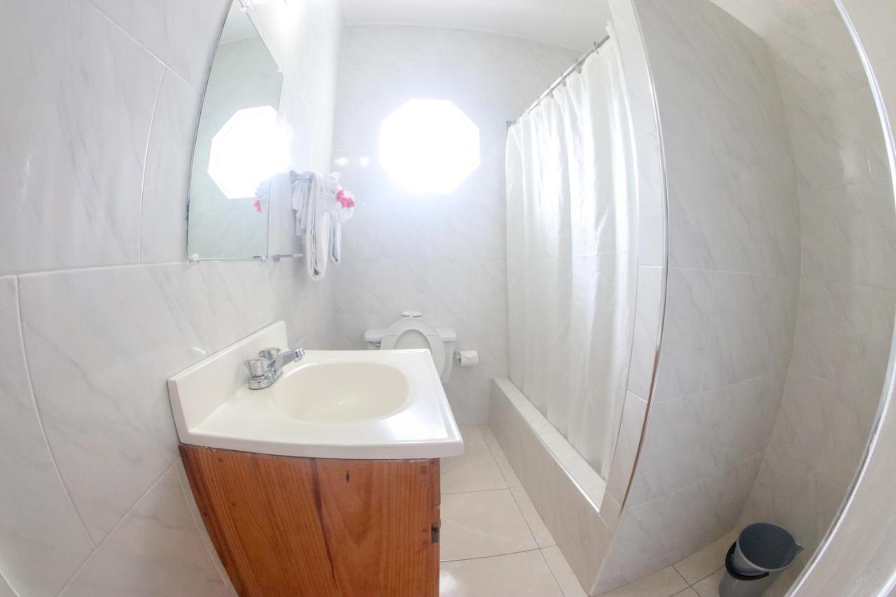 Van Villa Guesthouse Negril Zewnętrze zdjęcie