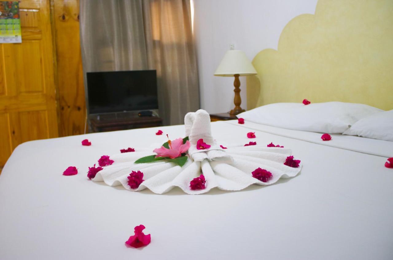 Van Villa Guesthouse Negril Zewnętrze zdjęcie