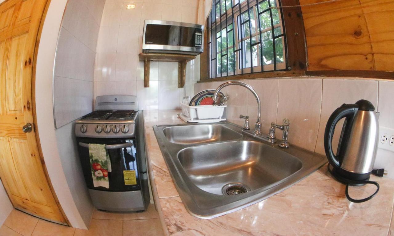 Van Villa Guesthouse Negril Zewnętrze zdjęcie
