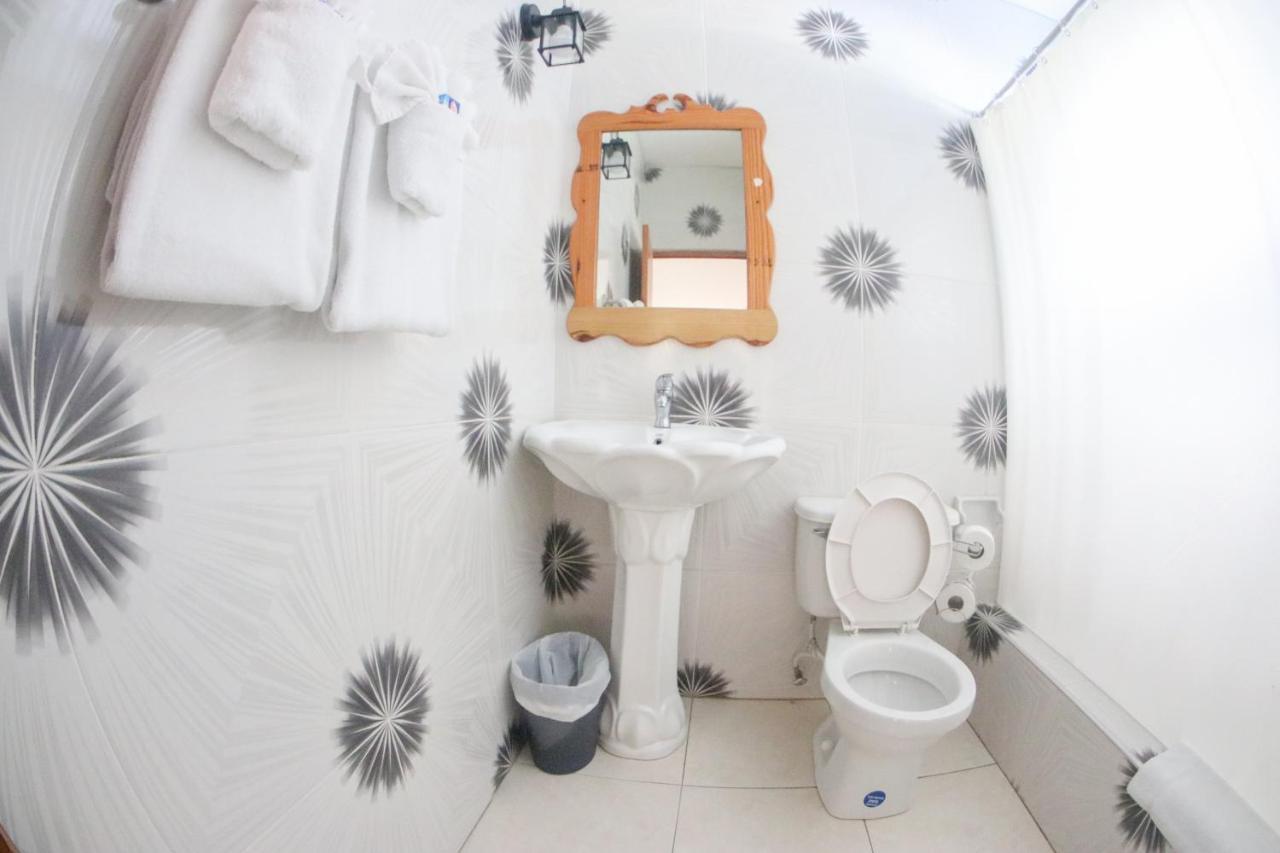 Van Villa Guesthouse Negril Zewnętrze zdjęcie